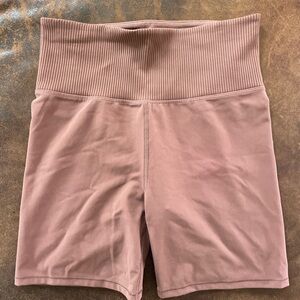 MOVING SALE- Vuori High Waisted Biker Shorts